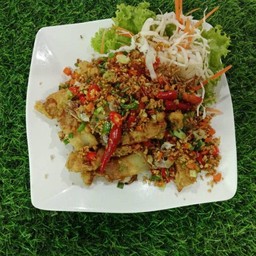 สามชั้นผัดพริกเกลือ