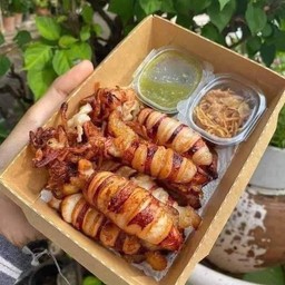 ปลาหมึกไข่ทอดกระเทียม