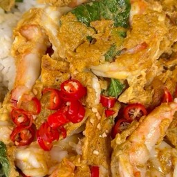 ไข่เจียวพริกแกงกุ้งราดข้าว