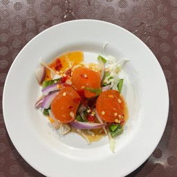 ยำไข่แดงเค็ม