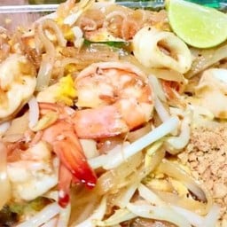 ชอบผัดไทย