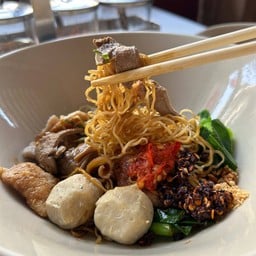 ก๋วยเตี๋ยวแห้งหมู