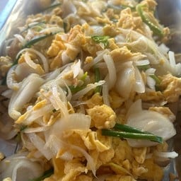 หอมใหญ่ผัดไข่(กับข้าว)