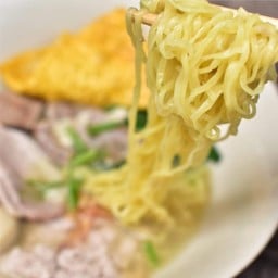 เส้นเล็กน้ำใส
