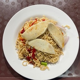 ยำมาม่าหมูยอ