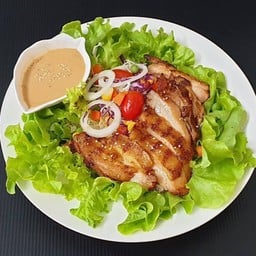 สลัดไก่ย่างน้ำสลัดงาญี่ปุ่น