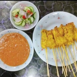 หนุ่ยหมูสะเต๊ะ