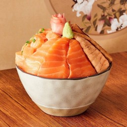 ข้าวหน้าแซลมอนสามสหาย