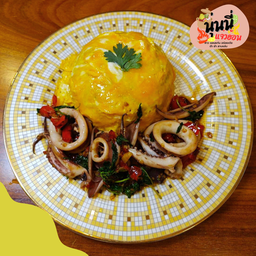 ข้าวกระเพราปลาหมึก