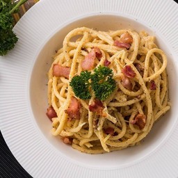 สปาเก็ตตี้คาโบนาล่าเบคอน