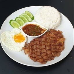 ข้าวหมูย่างจิ้มแจ่ว