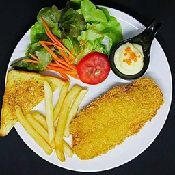 สเต็กปลาดอรี่ชุบเกร็ดขนมปังทอด