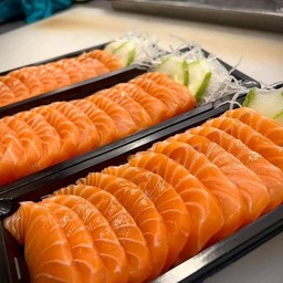 แซลมอนซาซิมิชุดใหญ่