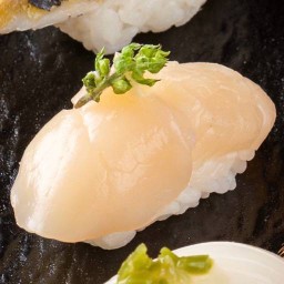 C28 - หอยเชลล์ (ซูชิ) Hotate Sushi