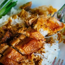 ข้าวหมูกรอบ