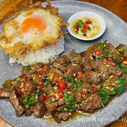 ข้าวกะเพราเนื้อส่วน Skirt ไข่ดาว 200 กรัม