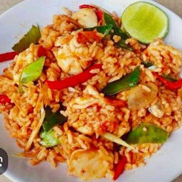 ข้าวผัดต้มยำทะเล