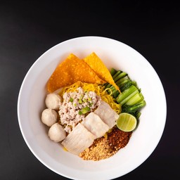 ก๋วยเตี๋ยวหมูรวมเเห้งยำ