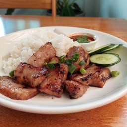 ข้าวคอหมูย่างจิ้มแจ่ว