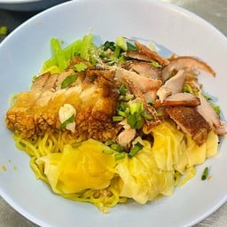 ฟลุ๊คบะหมี่เกี๊ยว โขดหิน