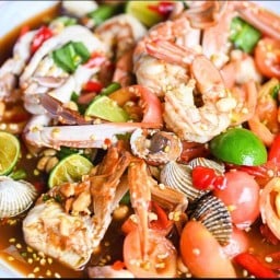 อุ๋งอิ๋งโคตรยำ&ข้าวกระเพรารสเด็ดสะระตี่ บ้านพฤกษาวิลล์