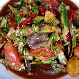 ส้มตำใต้เลียบ