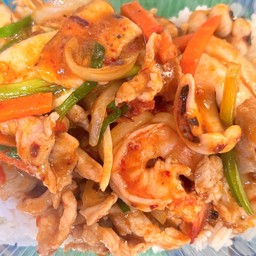 พริกเผารวมราดข้าว