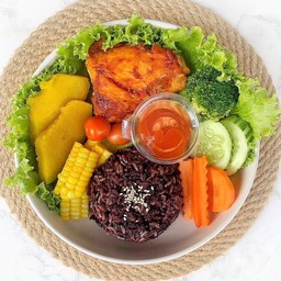 ข้าวไรซ์ล้วนๆ สะโพกไก่ย่างซอสเผ็ด โปรตีนลีนๆ