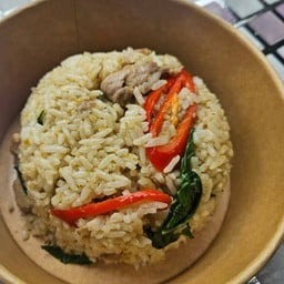 ข้าวผัดแกงเขียวหวานหมูหมัก