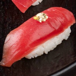 C24 - อากามิ (ซูชิ) Akami (Bluefin) Sushi