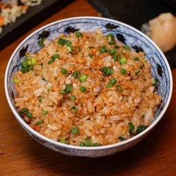F16- ข้าวผัดกระเทียม Garlic Fried Rice