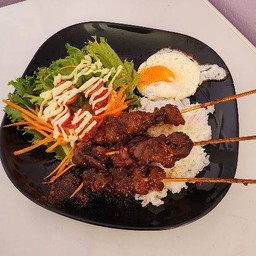 ข้าวเนื้อโคขุนหม่าล่า + ไข่ดาว