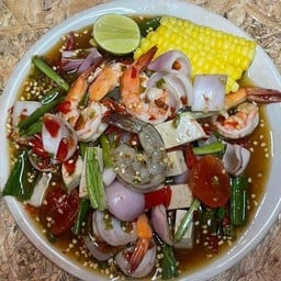 ยำตำนัวส์คั่วกะเพรา(เสรีสโตร)