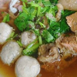 บะหมี่เหลืองเนื้อ