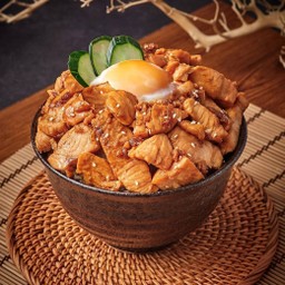 ข้าวหน้าแซลมอนมิจินกิริ