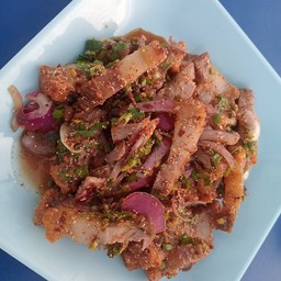 ยำแซ่บหมูกรอบ