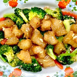 เอ็นหมูผัดบล็อคโคลี่