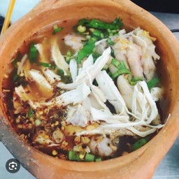 ก๋วยเตี๋ยวไก่ฉีกน้ำข้น