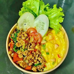 ร้านข้าวกะเพราไข่ข้น ติดปาก