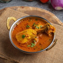 CHICKEN CURRY