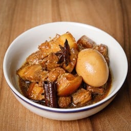 หมูฮ้อง + ไข่พะโล้