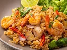 ข้าวผัดต้มยำทะเล