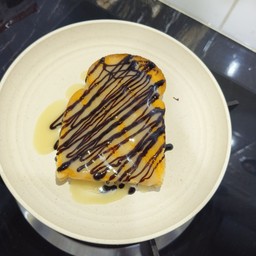 ขนมปังปิ้ง เนย + นม + ช็อกโกแลต