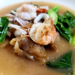 ราดหน้าทะเล