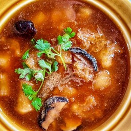 เอ็นหมูน้ำแดง