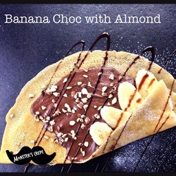 เครปกล้วยช็อคโกแล็ตโรยอัลมอนด์  Banana Dark Chocolate with Almond