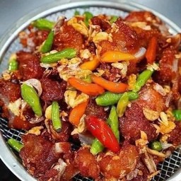 แหนมกระดูกหมูทอด