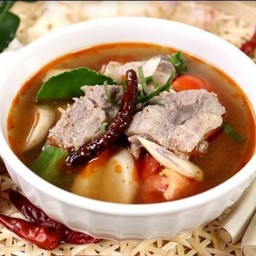 ต้มแซ๊บกระดูกหมู