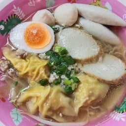 เจ๊จุ๋มแซ่บ ก๋วยเตี๋ยวต้มยำมะนาวสด ตลาดสดนครไทยลาดพร้าว 101