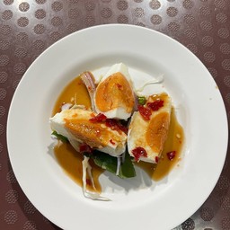 ยำไข่เค็ม